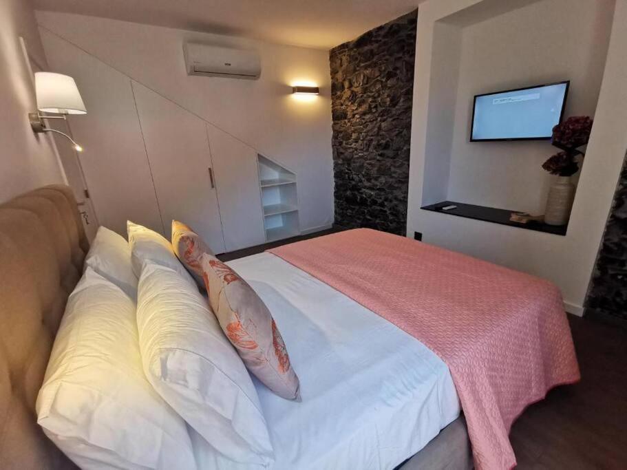 Chale Esmeralda - Charming Studios In Calheta Beach Bagian luar foto